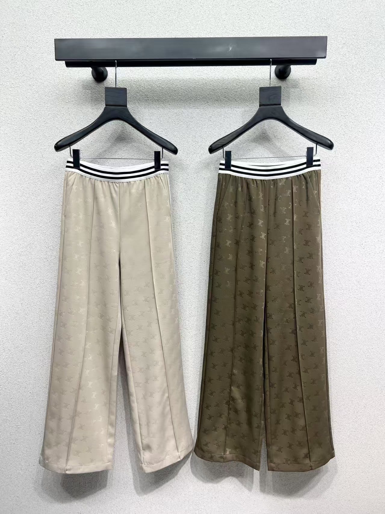 Pantalon décontracté à motif Web en relief 25