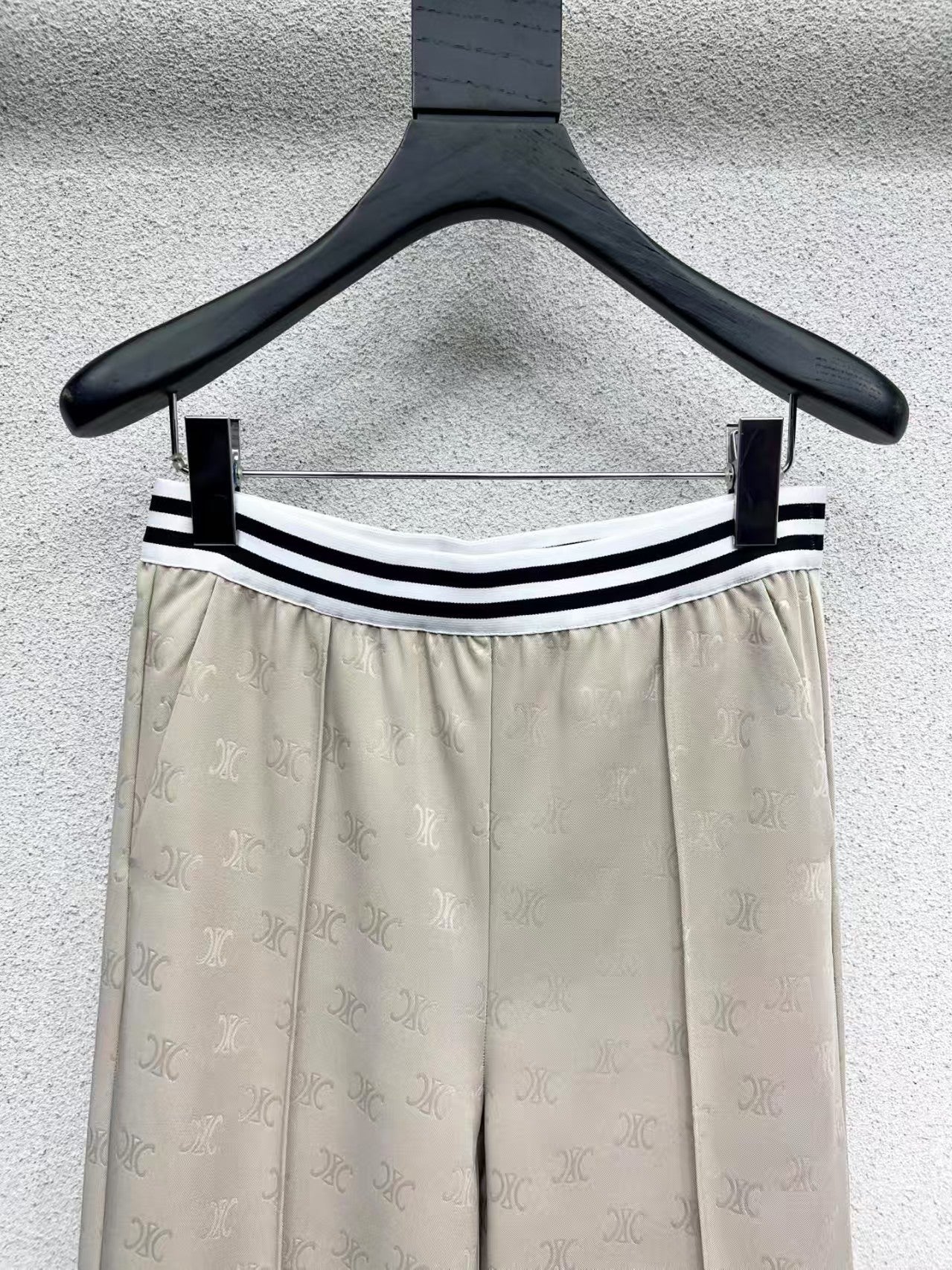 Pantalon décontracté à motif Web en relief 25