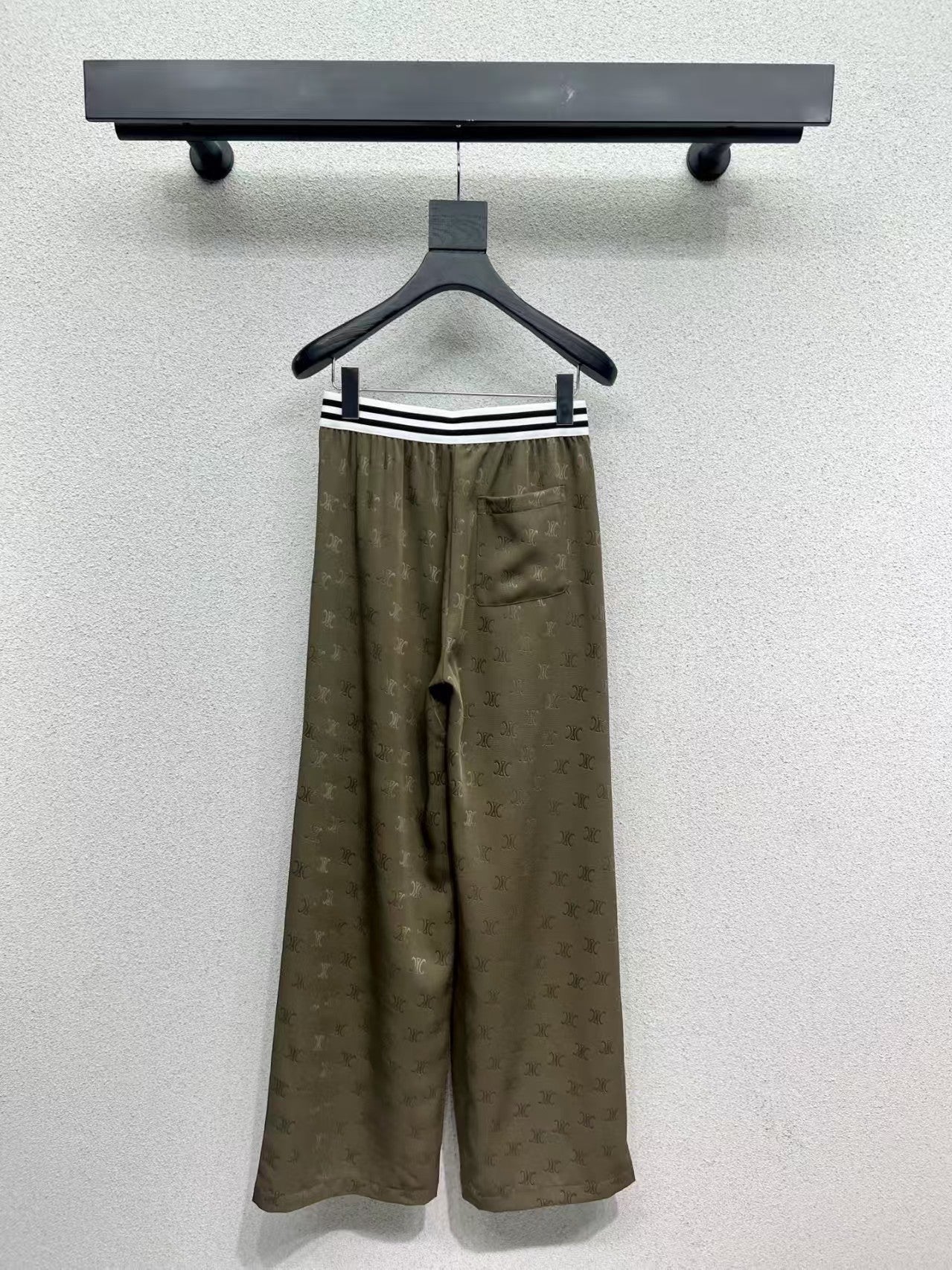 Pantalon décontracté à motif Web en relief 25