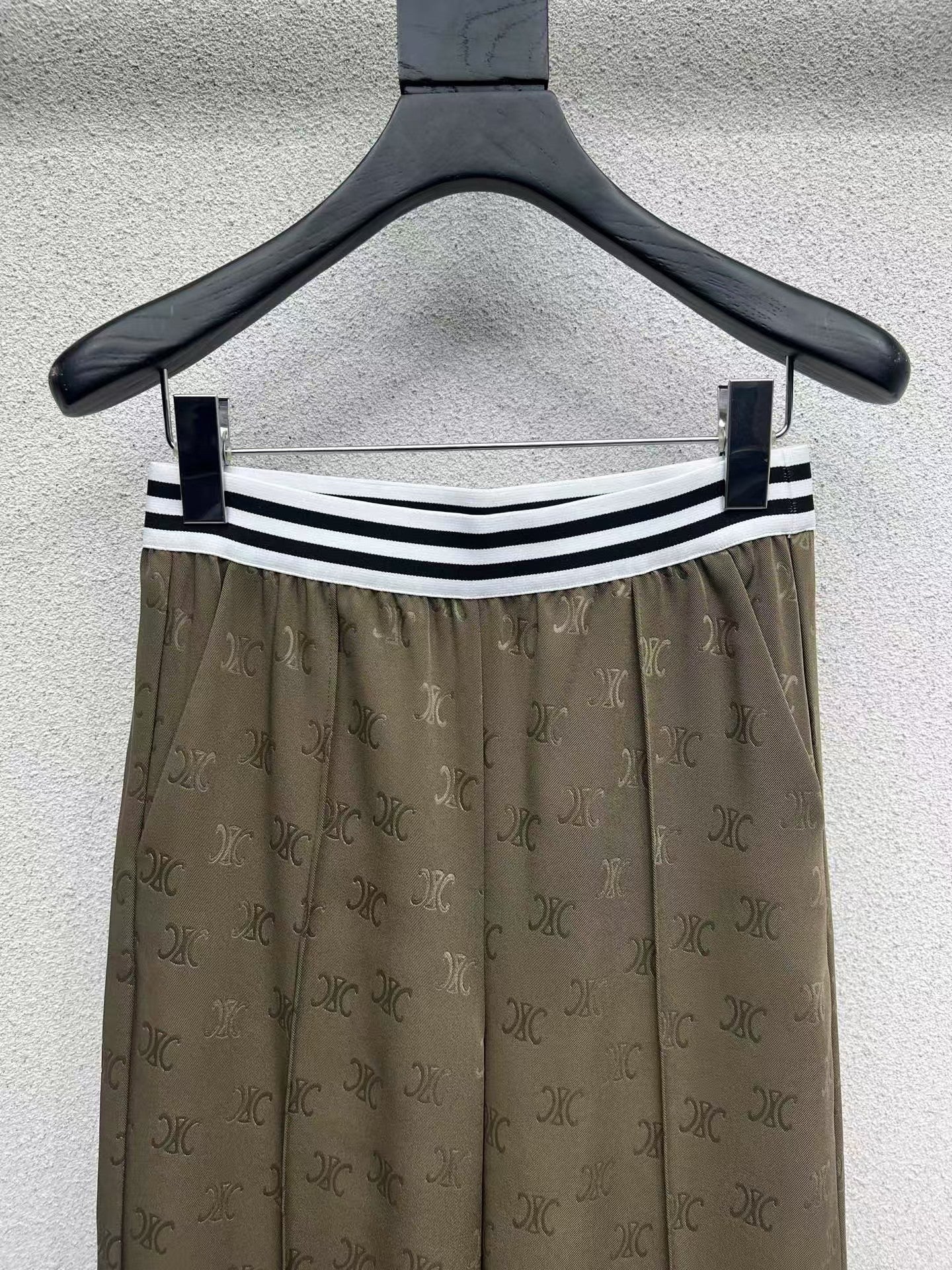 Pantalon décontracté à motif Web en relief 25