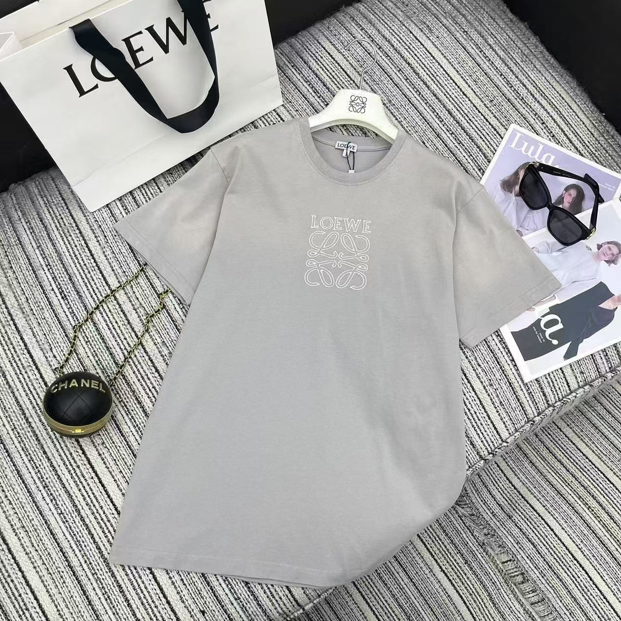 Kurzärmliges T-Shirt mit Rundhalsausschnitt und Logo-Stickerei