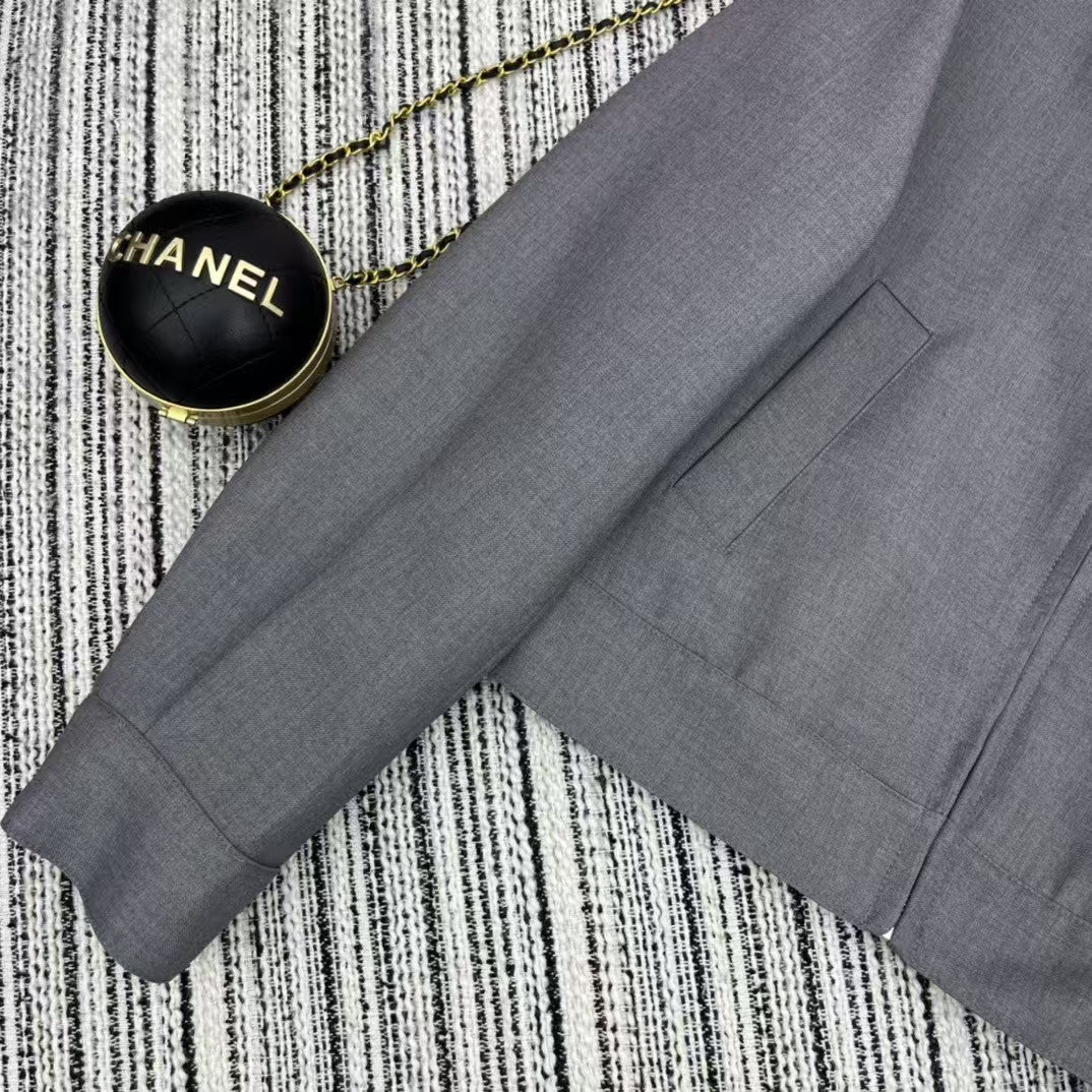 Veste à revers et double col début de printemps 25