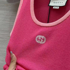 25 gilets tricotés brodés vintage
