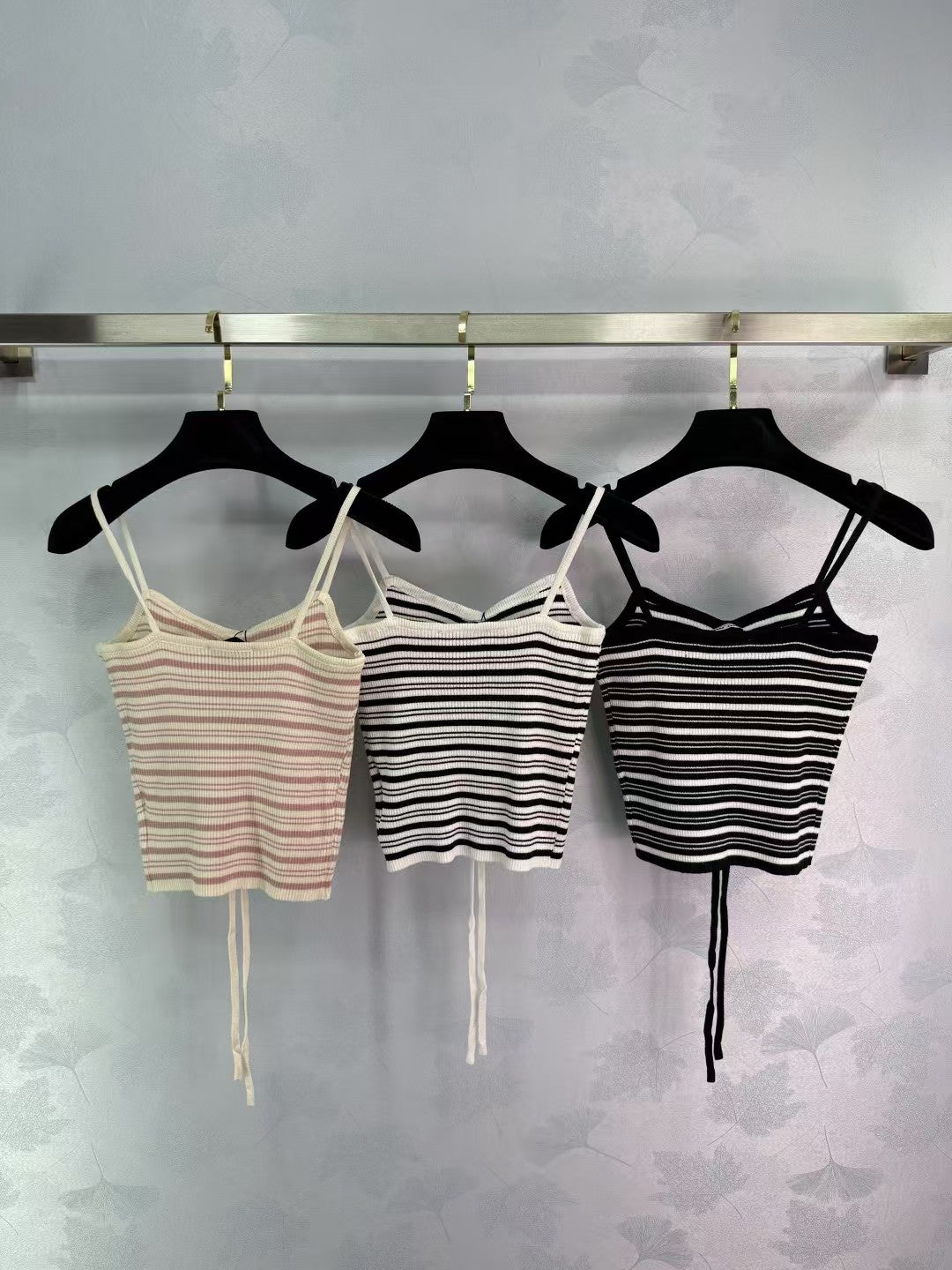 Gestricktes Camisole mit Streifen und Kordelzug