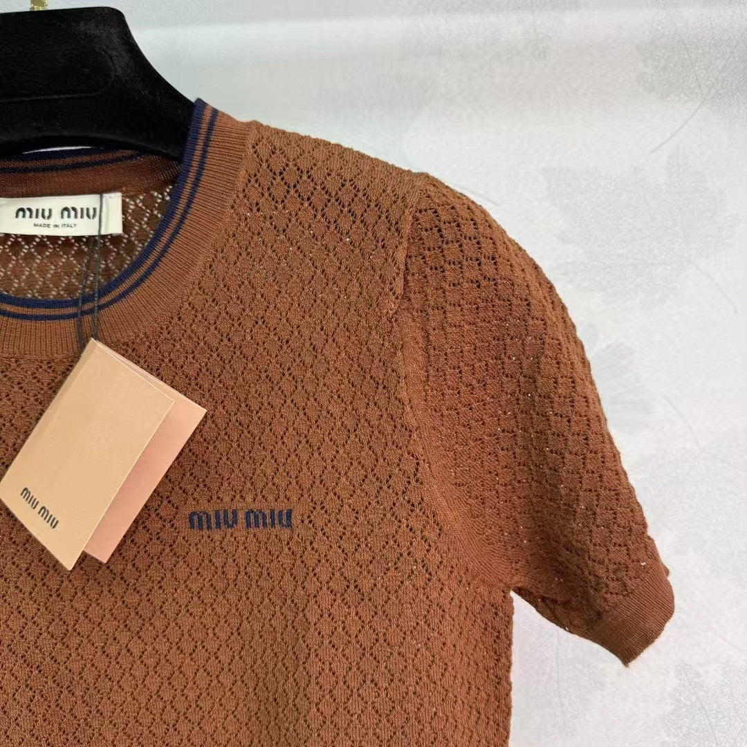 Hohlstrick-Rundhalsausschnitt, kurze Ärmel