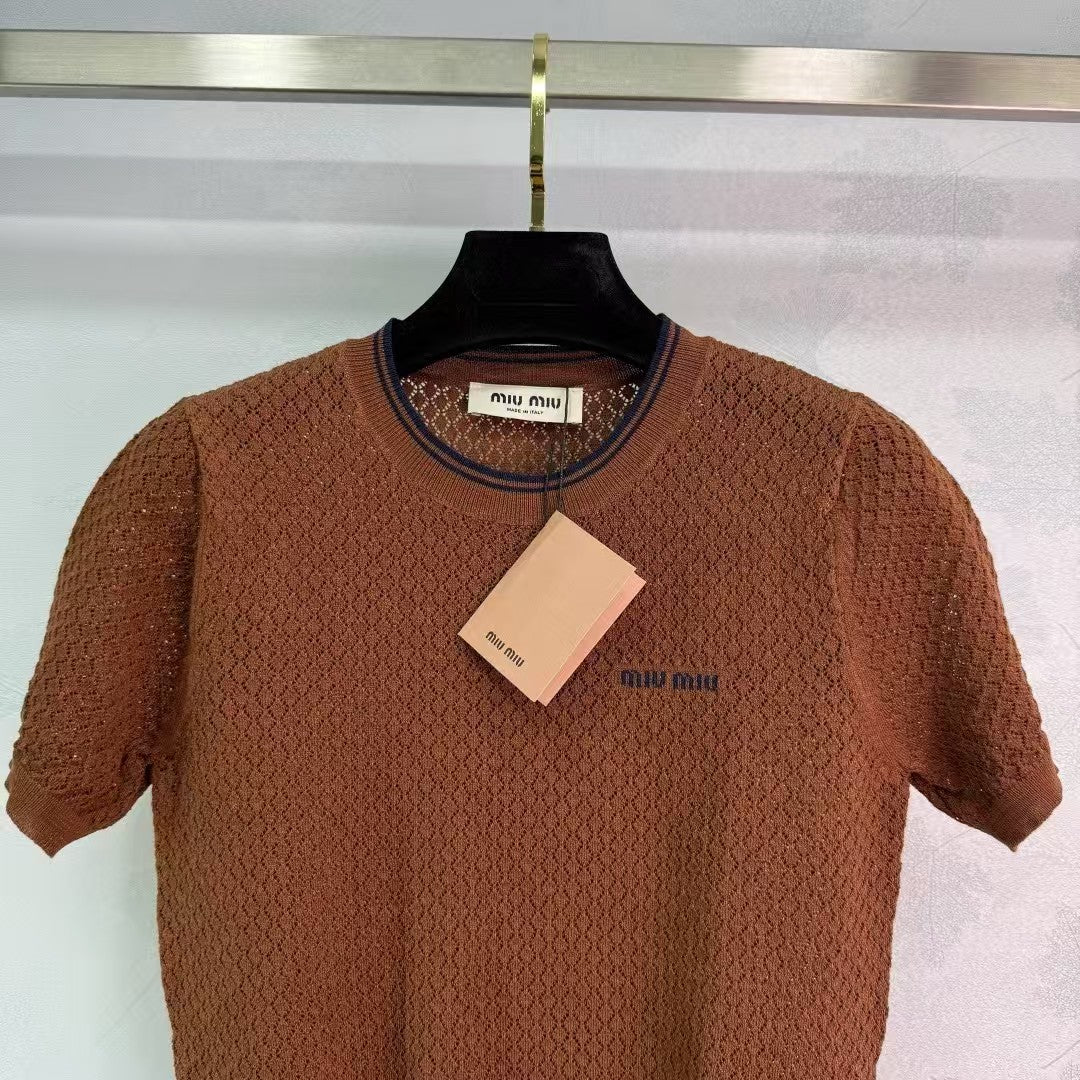 Hohlstrick-Rundhalsausschnitt, kurze Ärmel