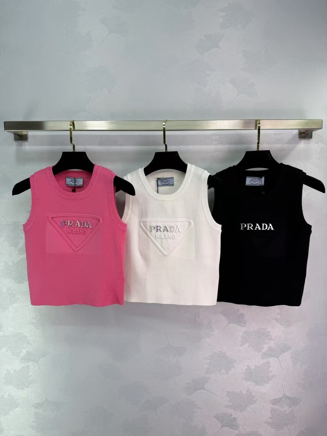 Strick-Westentop mit Rundhalsausschnitt