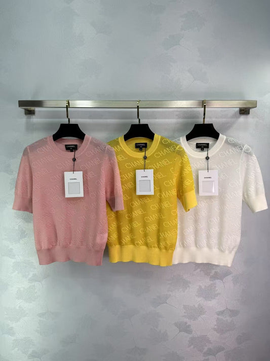 Kurze Ärmel aus Jacquard-Strick mit Buchstaben