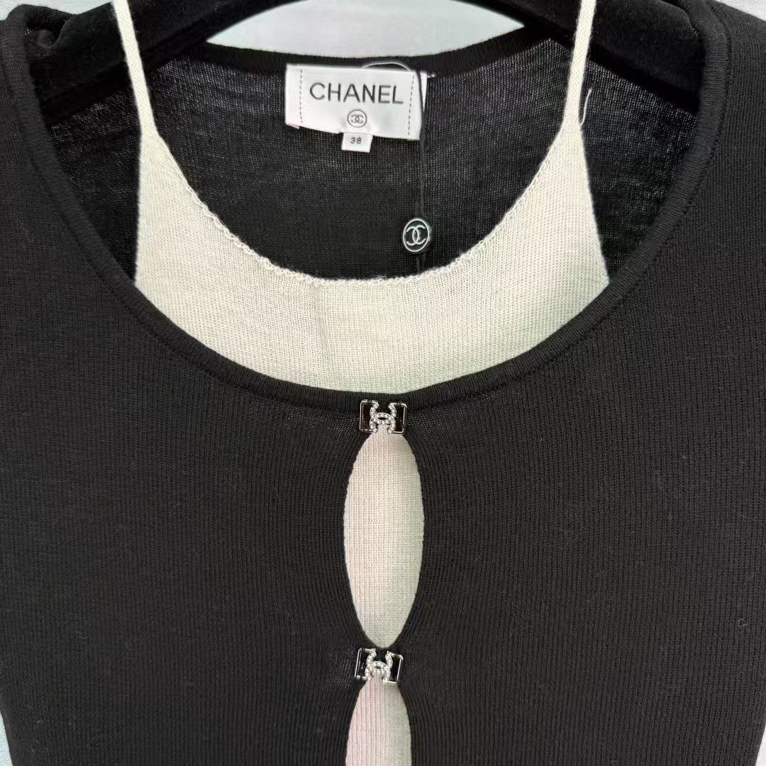 Fake two-piece hollow knit short sleeves