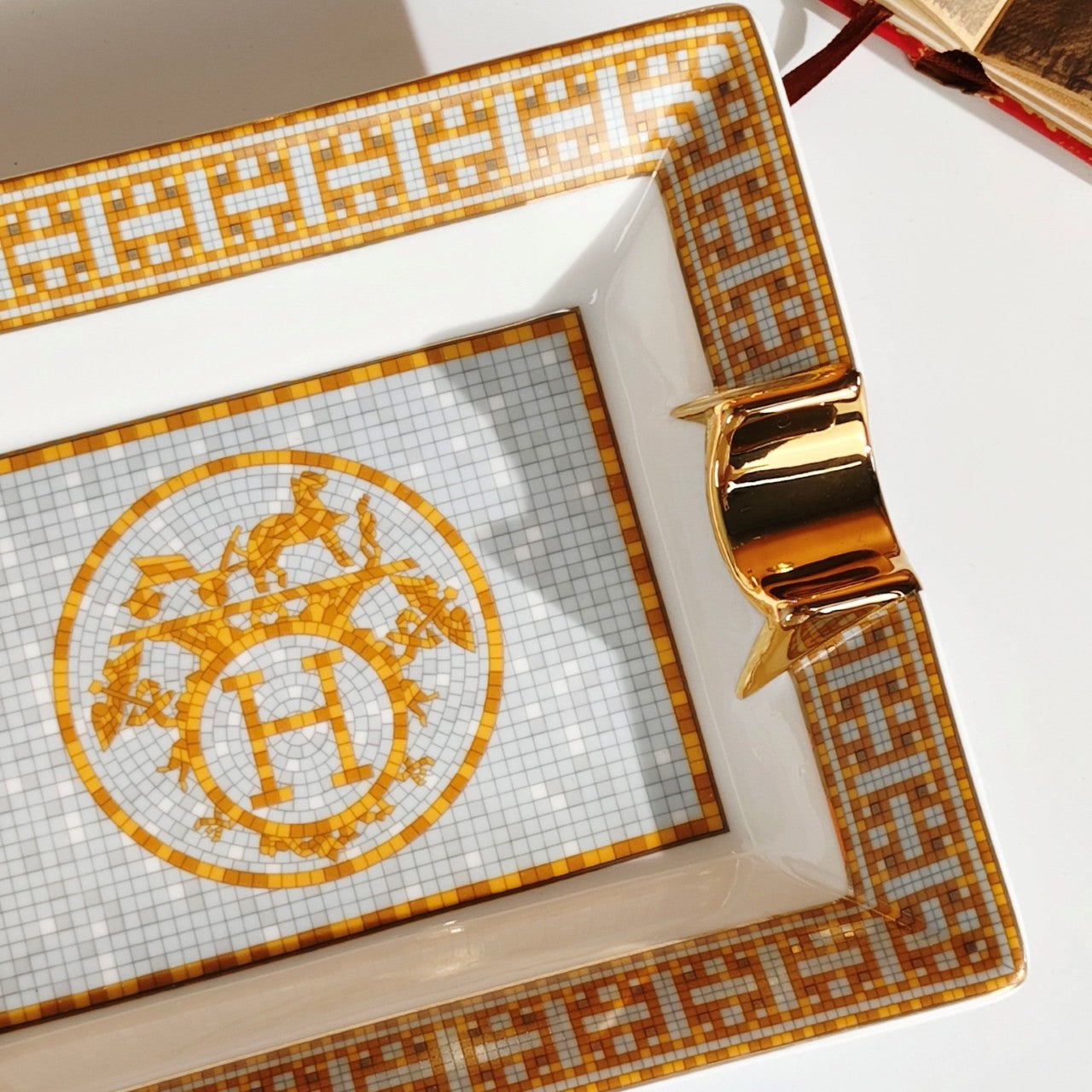 Cendrier classique de luxe en porcelaine antique