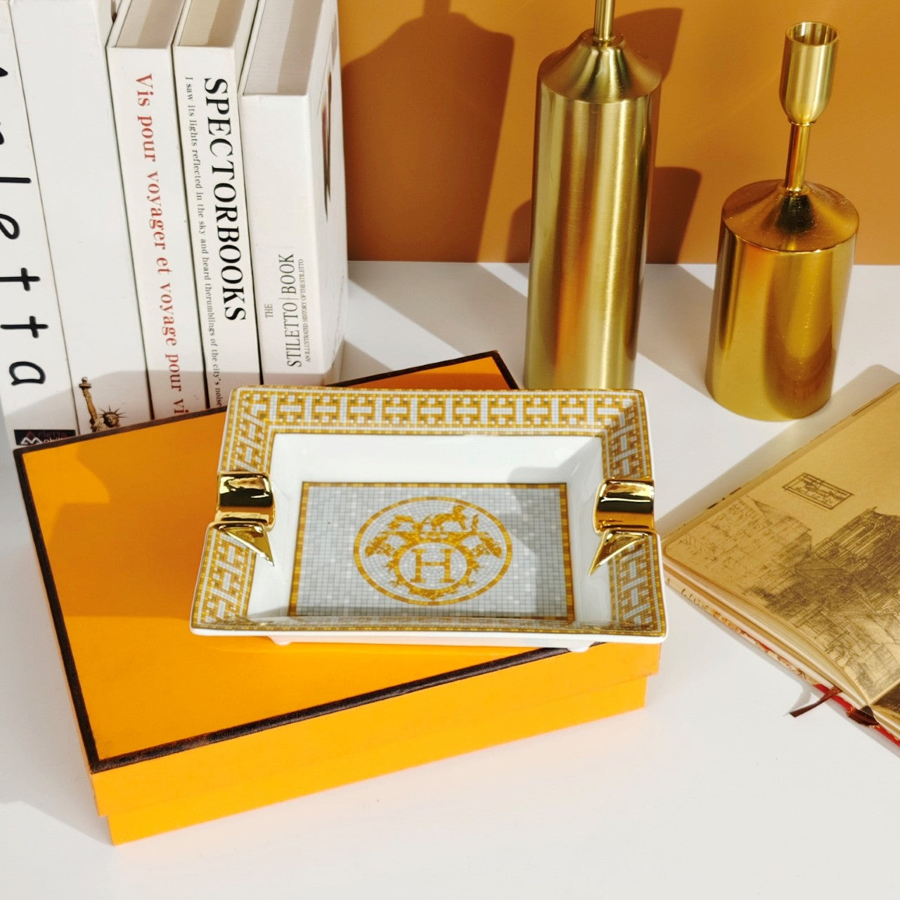 Cendrier classique de luxe en porcelaine antique