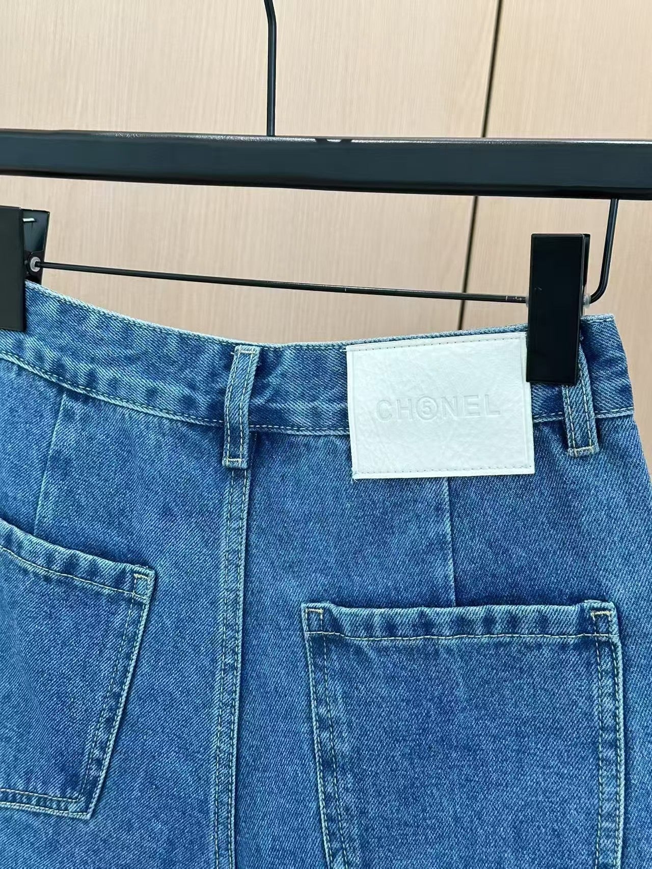 Robuste Jeansshorts mit Knöpfen