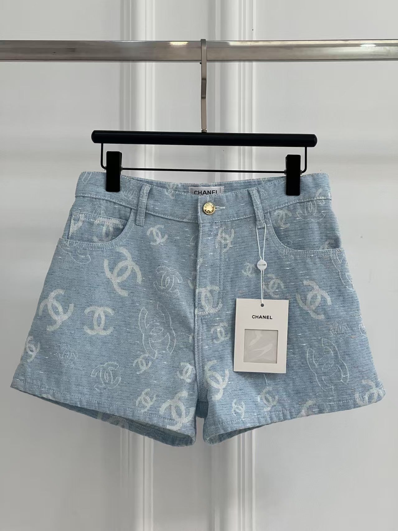 Light jacquard all over print denim shorts