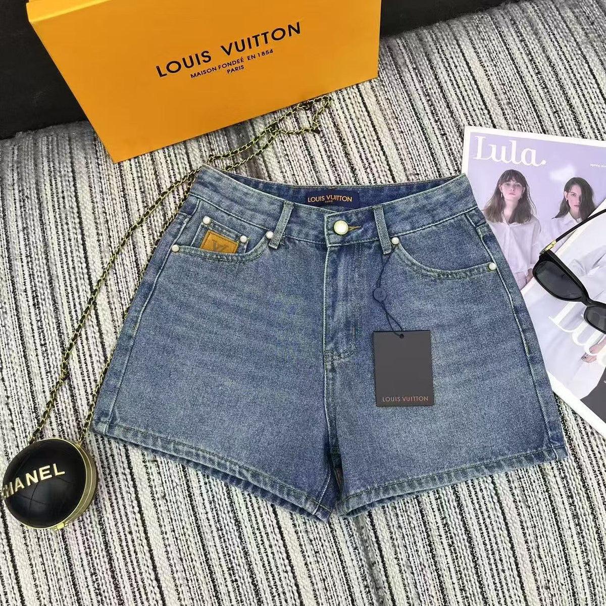 embroidered letter pocket denim shorts