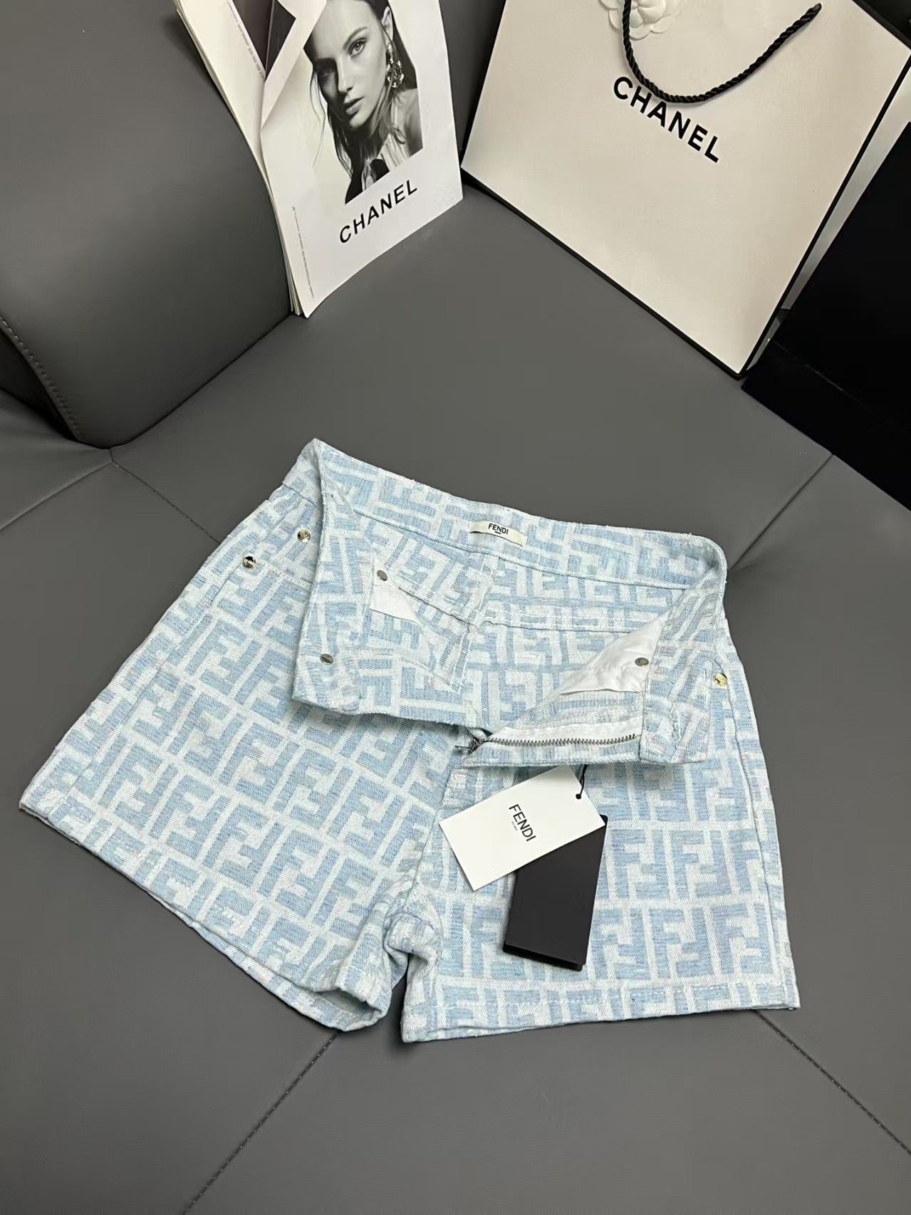 short jacquard imprimé all over