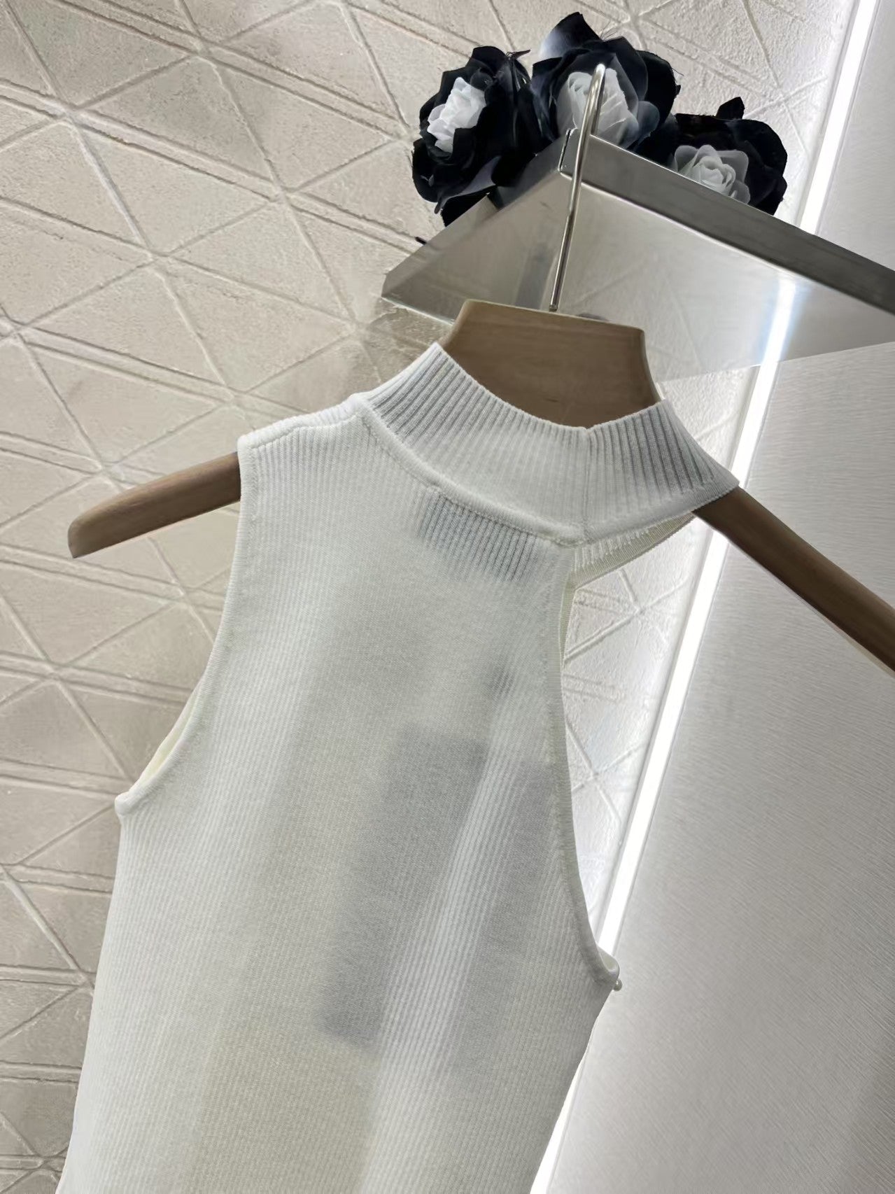 Off-Shoulder Neckholder-Strickweste