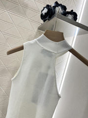 Off-shoulder halterneck knitted vest