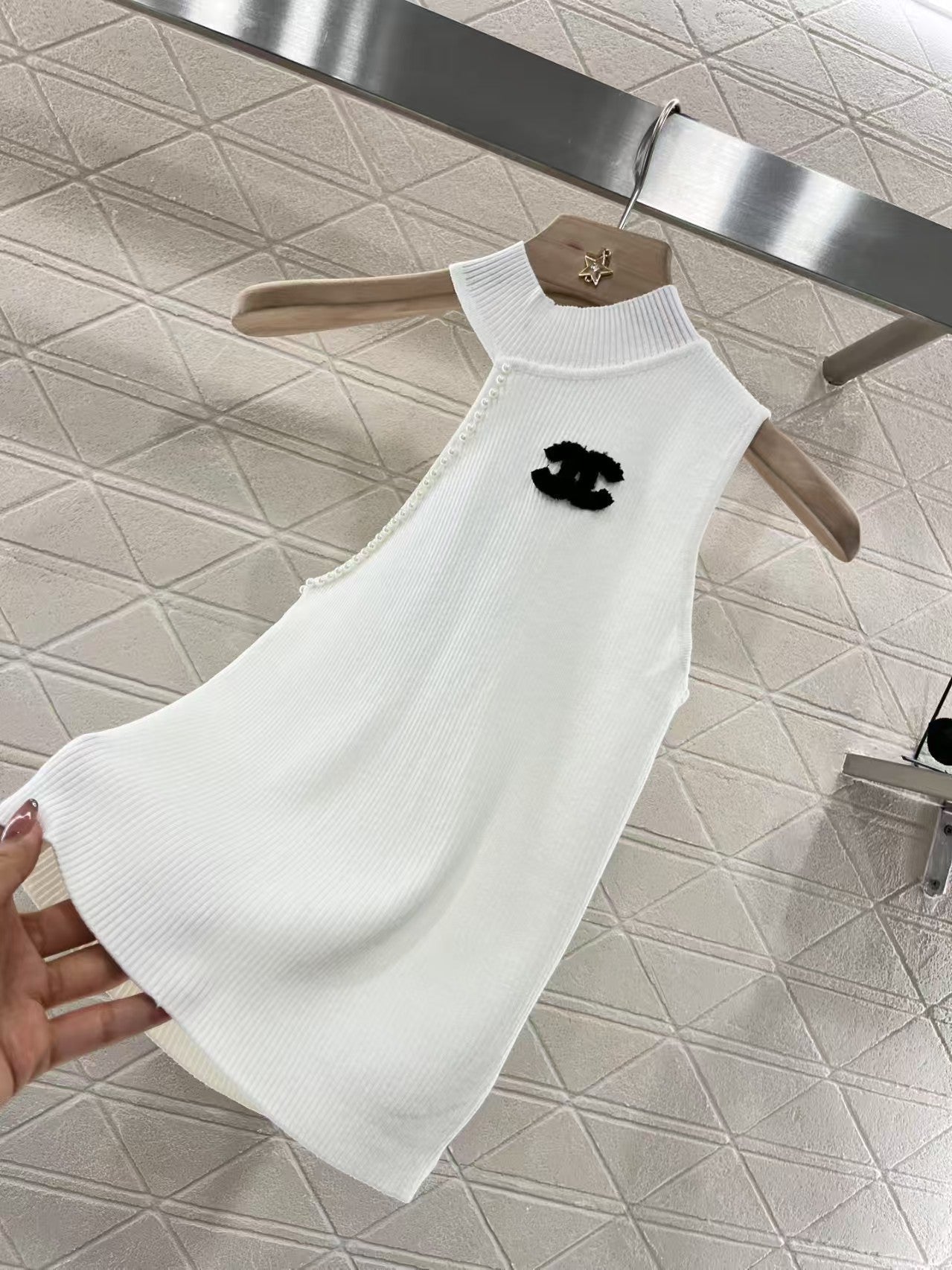 Off-Shoulder Neckholder-Strickweste