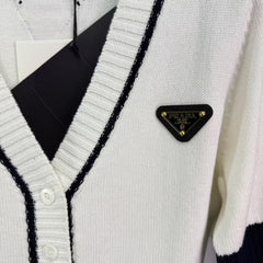 Contrast color knitted cardigan