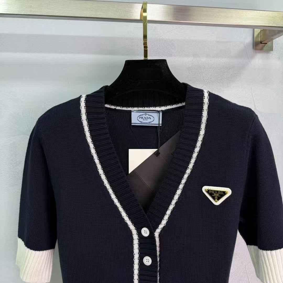 Cardigan tricoté de couleur contrastée