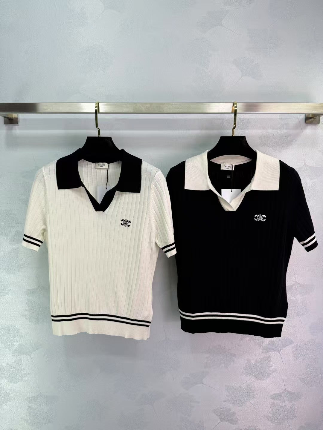 Manches courtes tricotées à revers verticaux