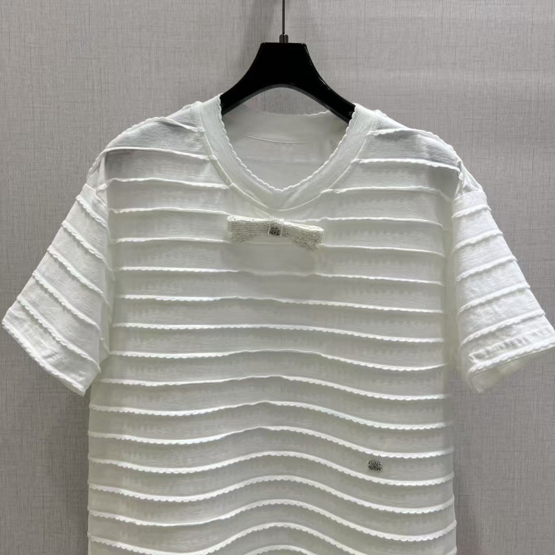 T-shirt à manches courtes avec nœud perlé