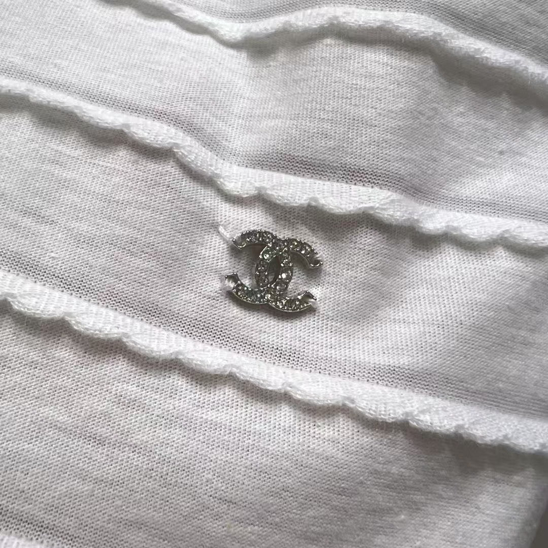 T-shirt à manches courtes avec nœud perlé