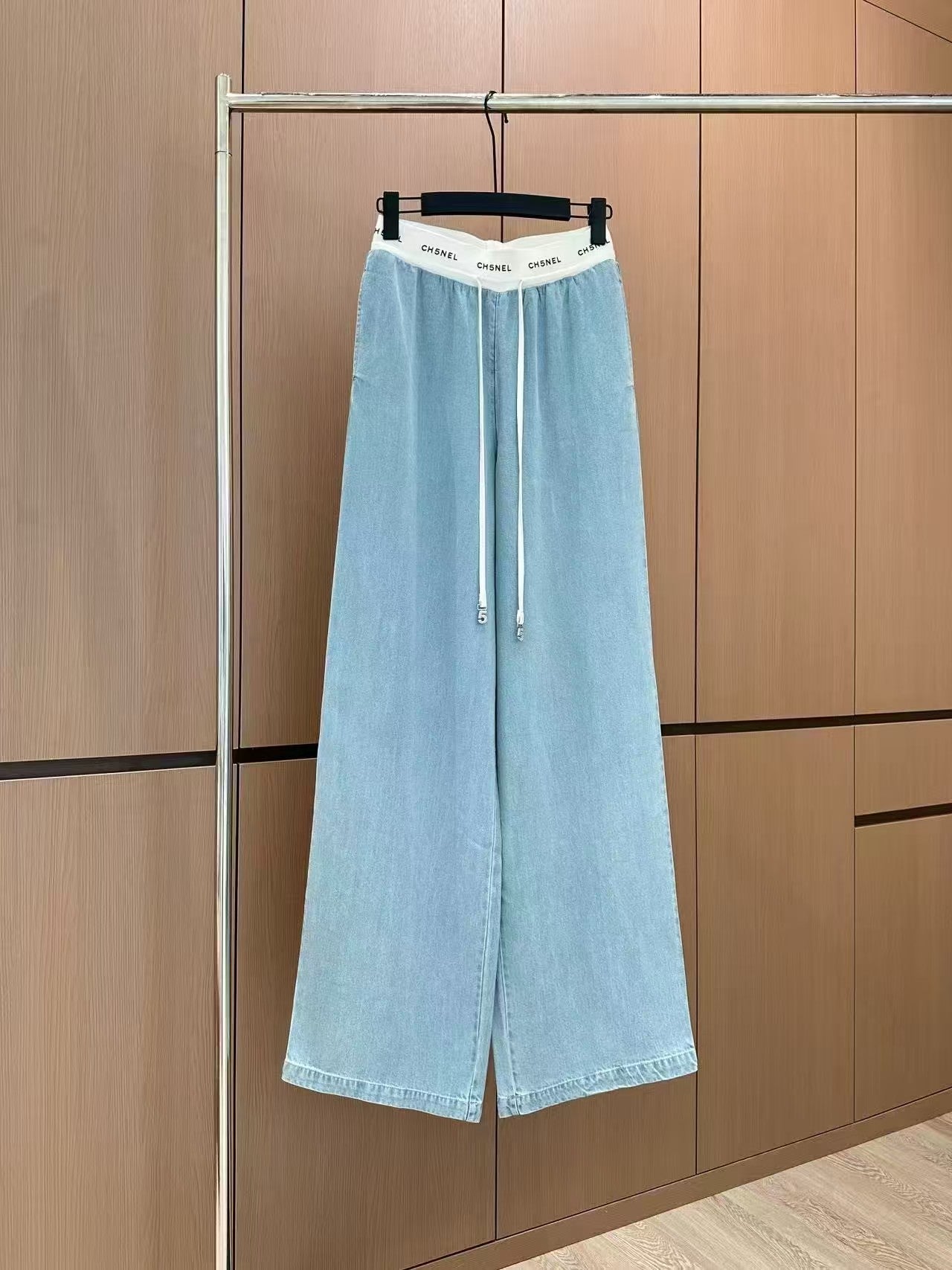 Jean Tencel à cordon de serrage de couleur contrastée