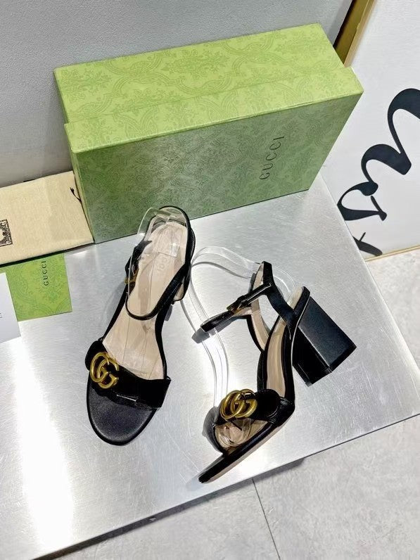 Sandales classiques et polyvalentes