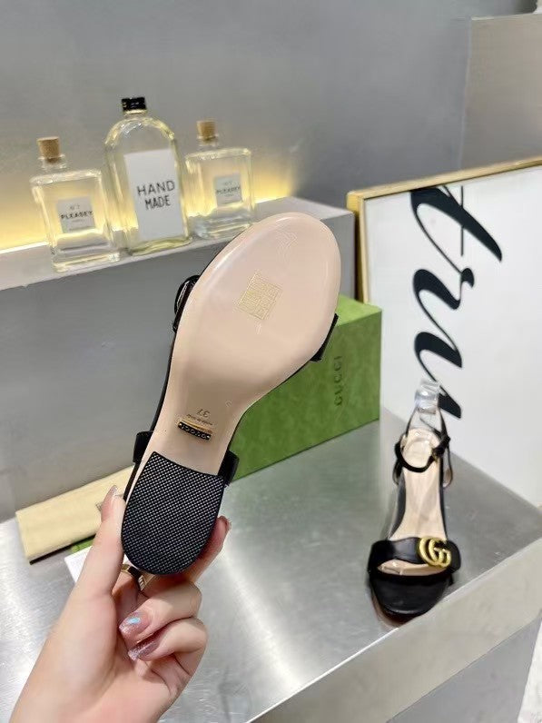 Sandales classiques et polyvalentes