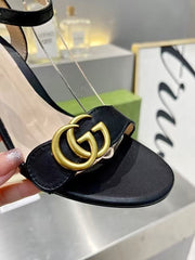Classic versatile sandals