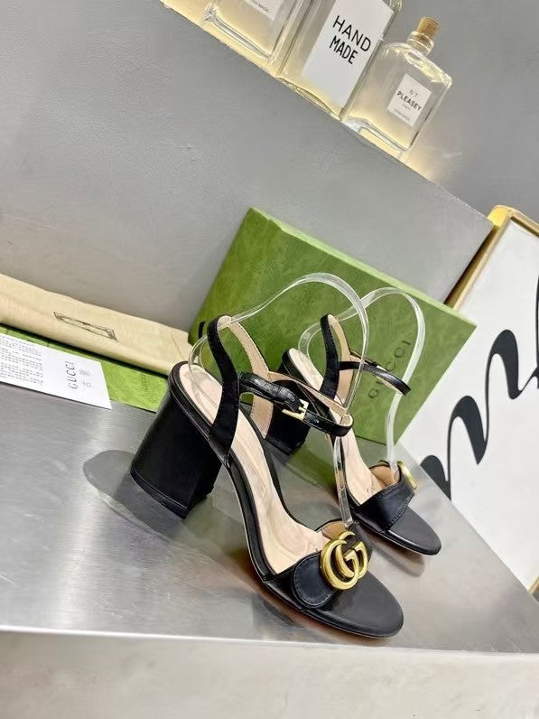 Sandales classiques et polyvalentes