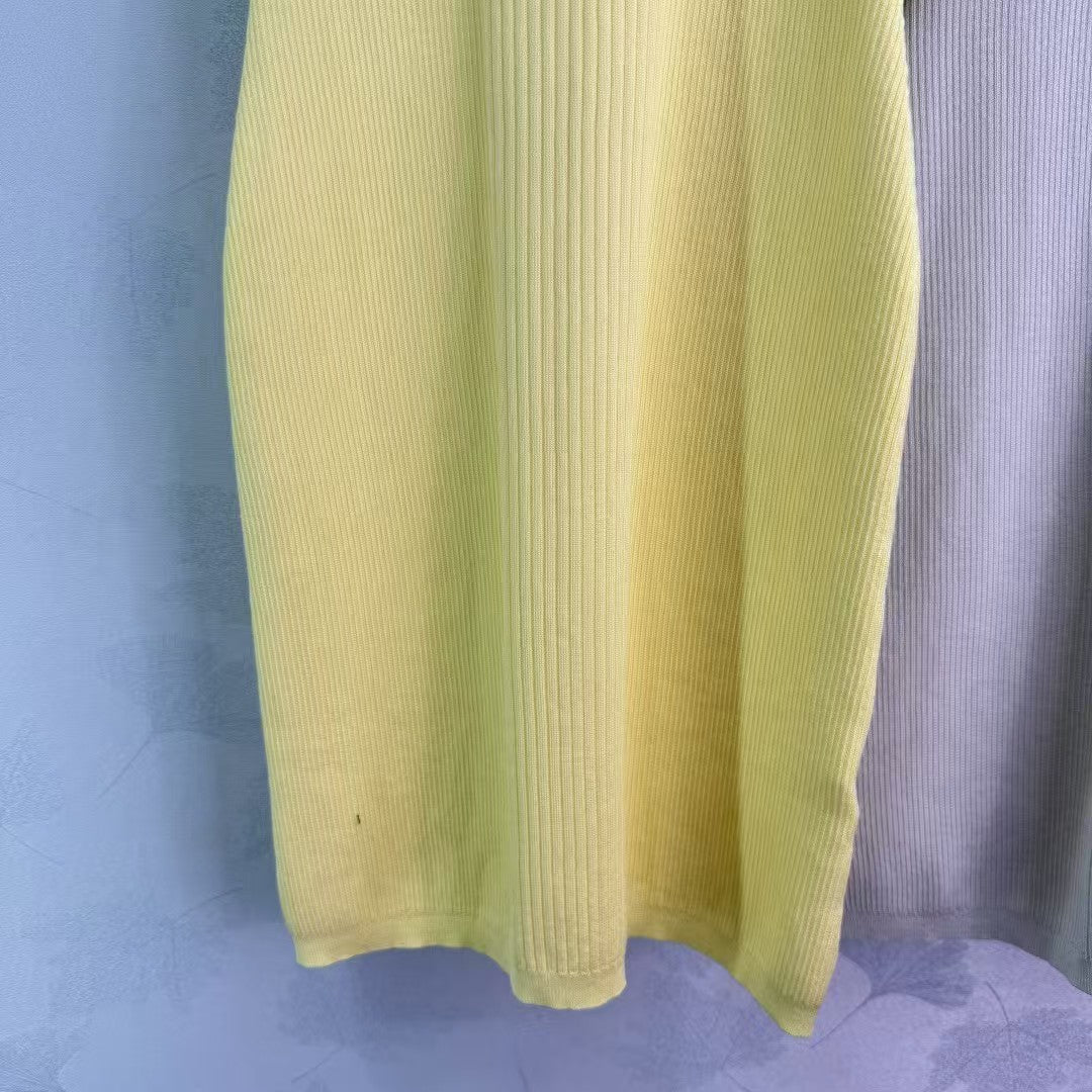 Neues gestricktes Westenkleid mit Rundhalsausschnitt