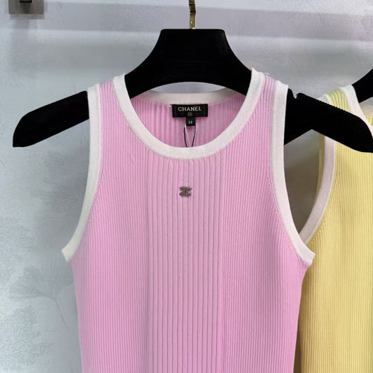 New knitted round neck vest dress