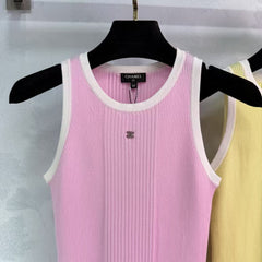 New knitted round neck vest dress