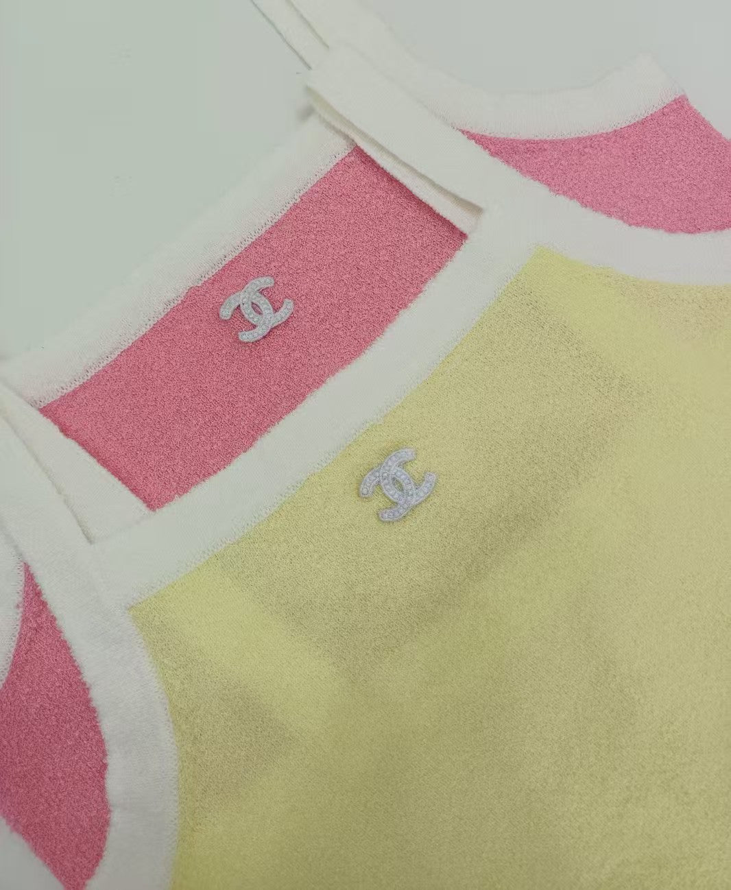 Camisole mit neuen Nähten