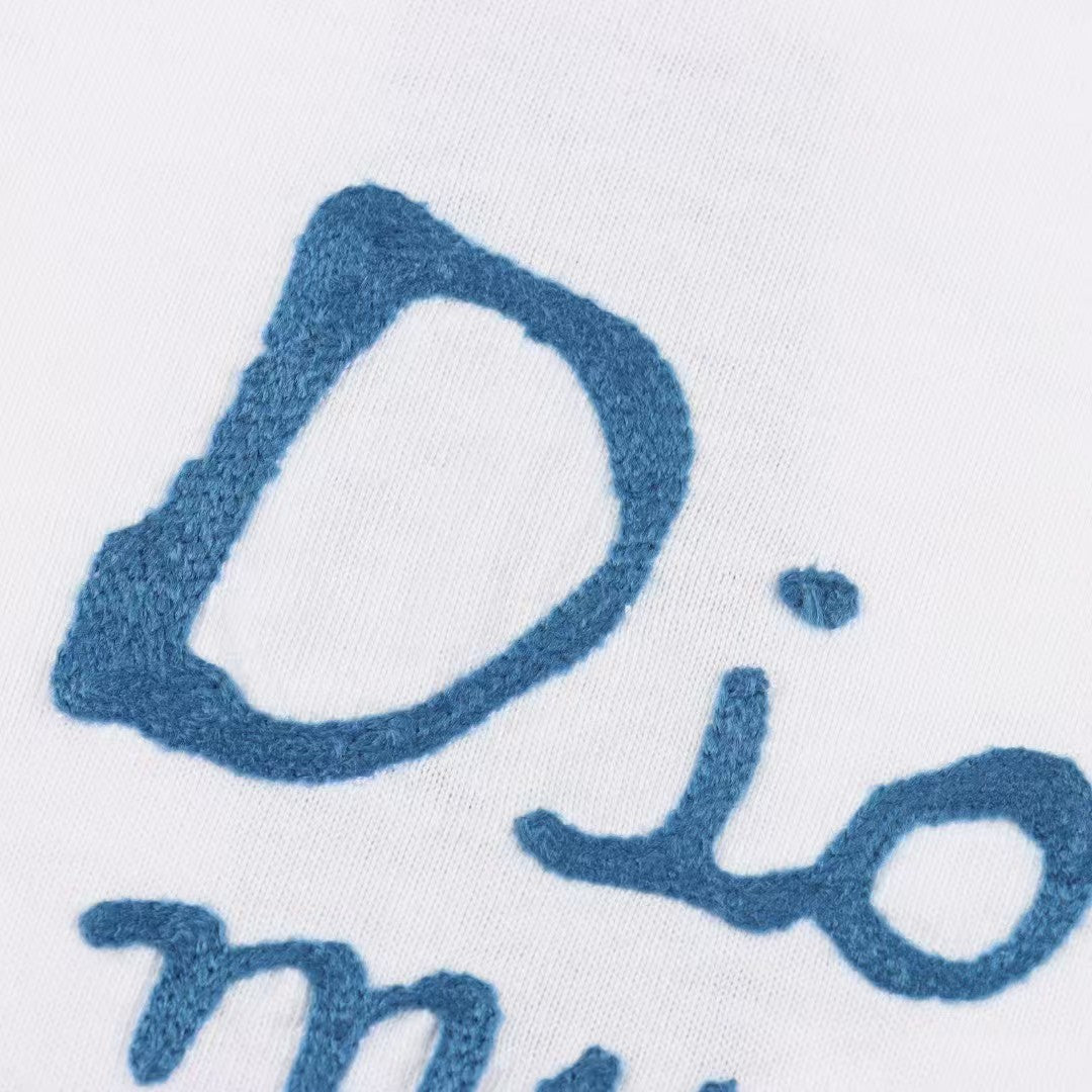 Serviette brodée lettre manches courtes