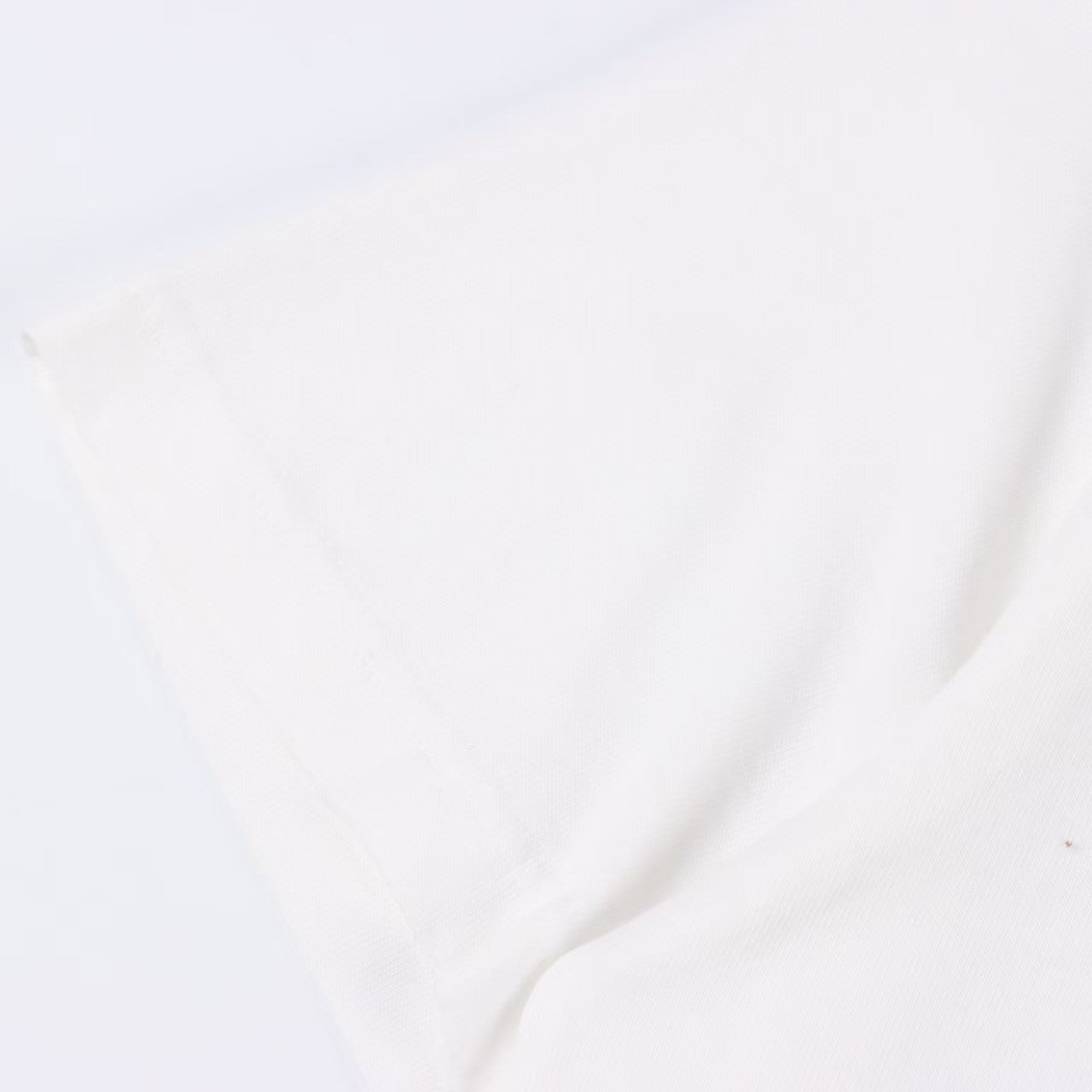 Serviette brodée lettre manches courtes