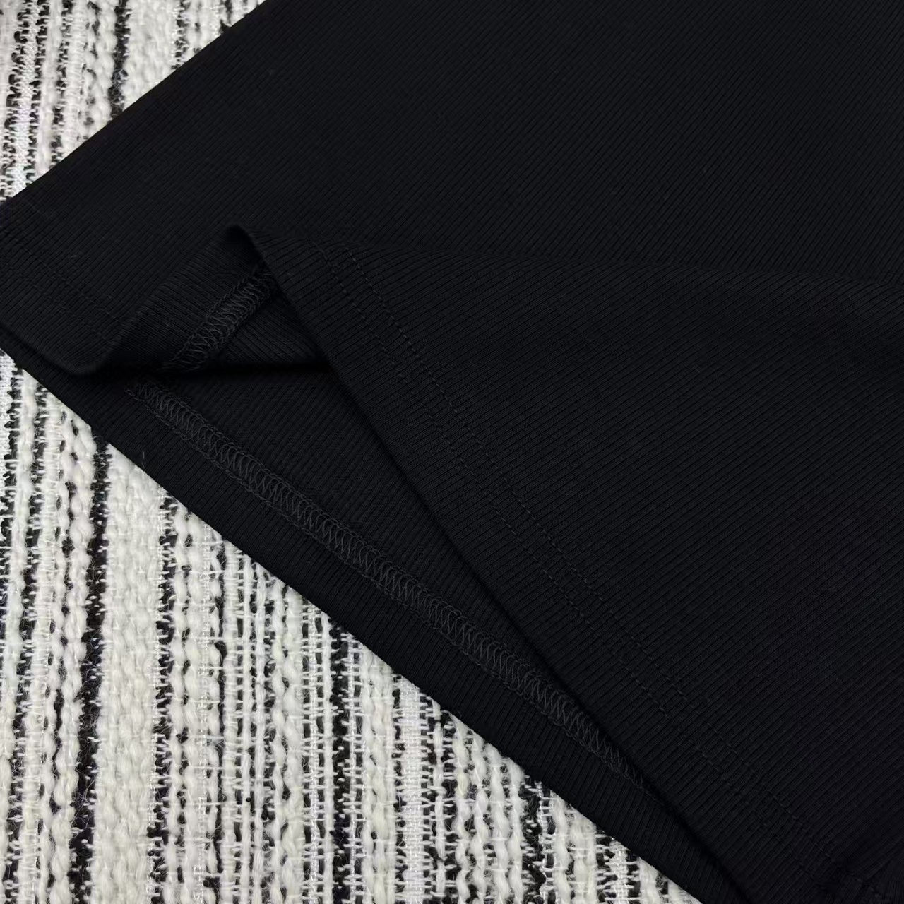 Camisole avec lettres brodées