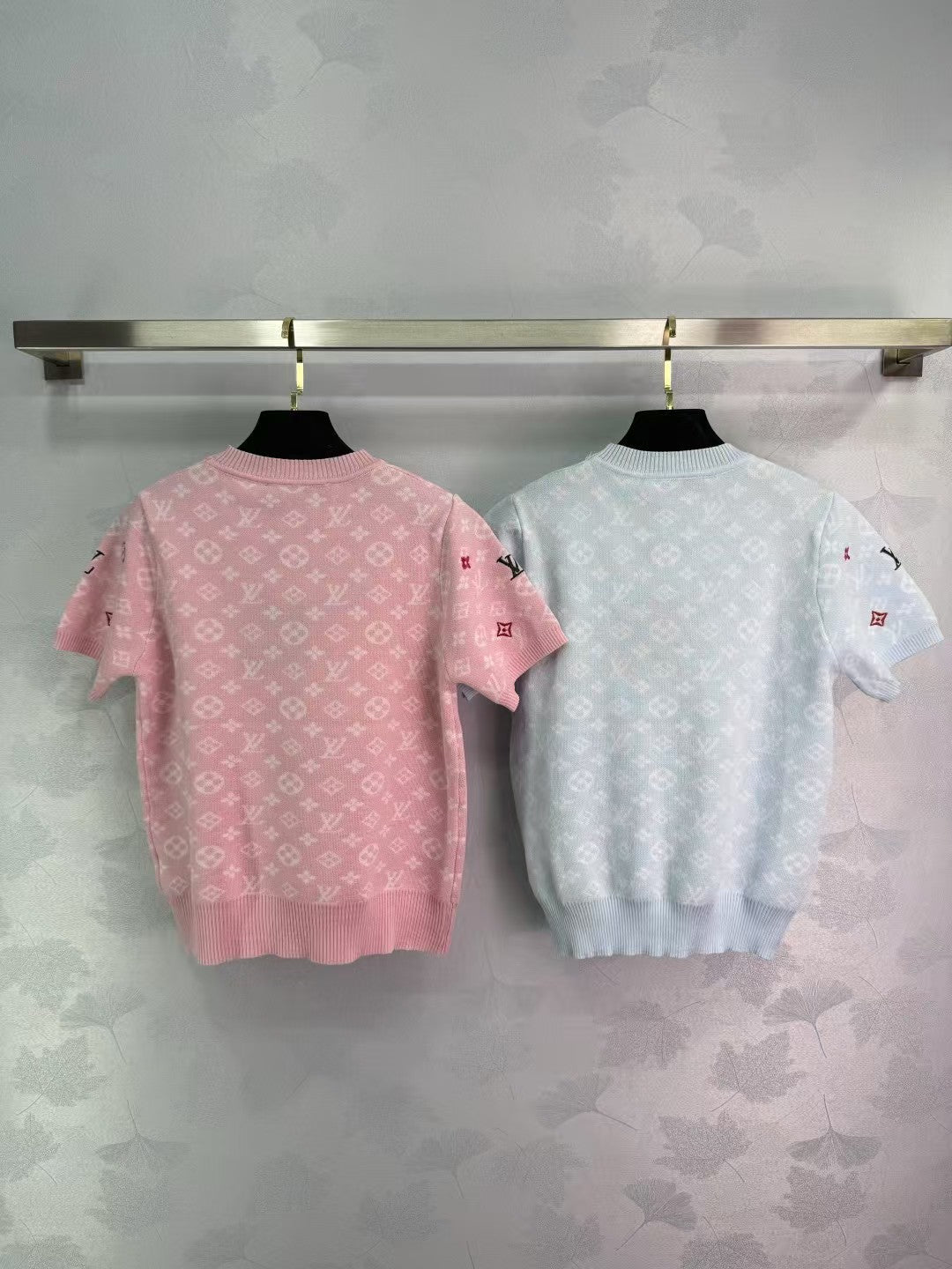 Neuer Stil gestrickter Rundhalsausschnitt mit kurzen Ärmeln im frühen Frühling