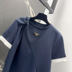 Triangle logo twist short sleeves with slit skirt