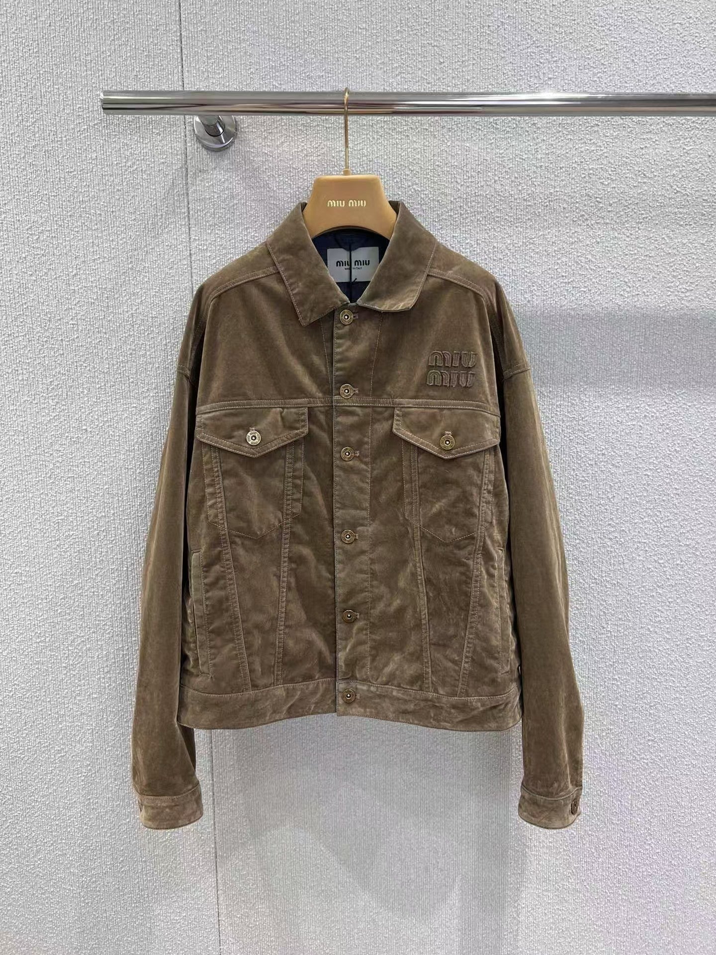 Einreihiger Mantel mit Samt-Denim-Revers