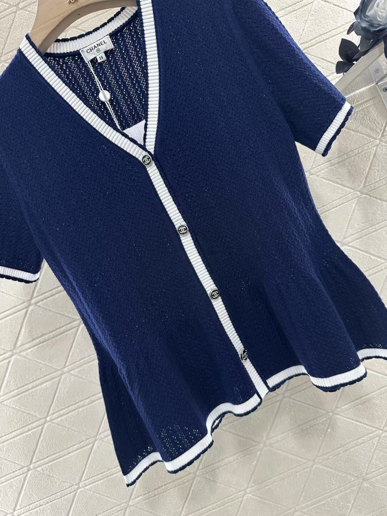 Fishtail contrast knitted cardigan