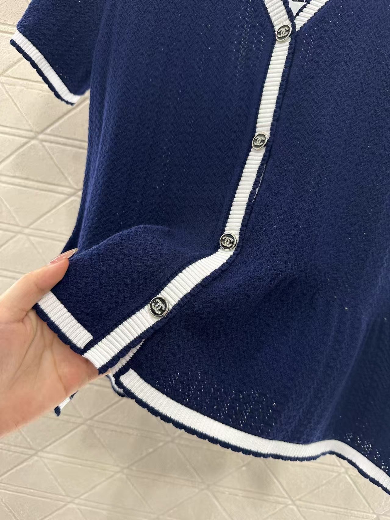 Fishtail contrast knitted cardigan