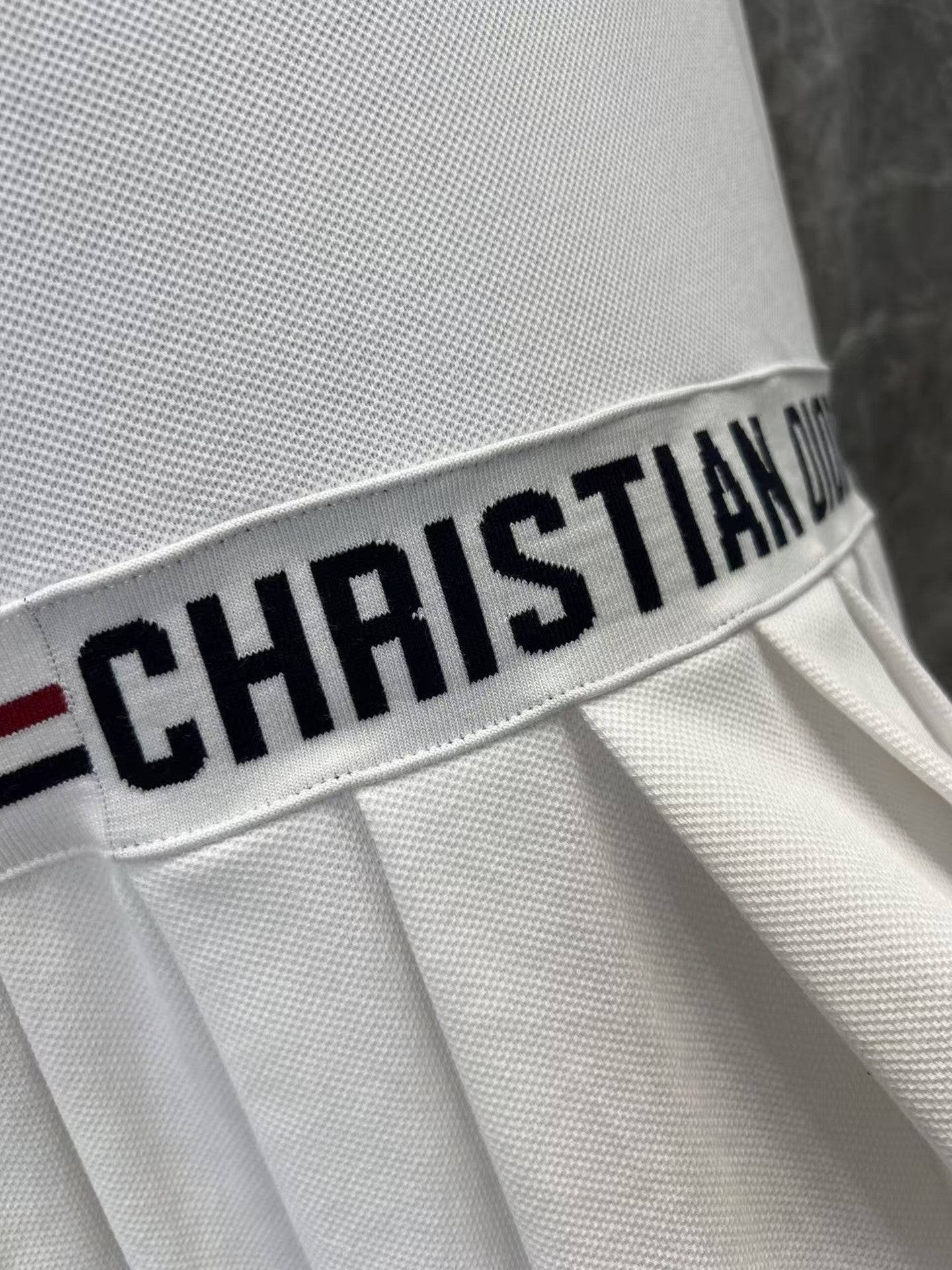 Preppy Classic Plisseekleid mit Revers