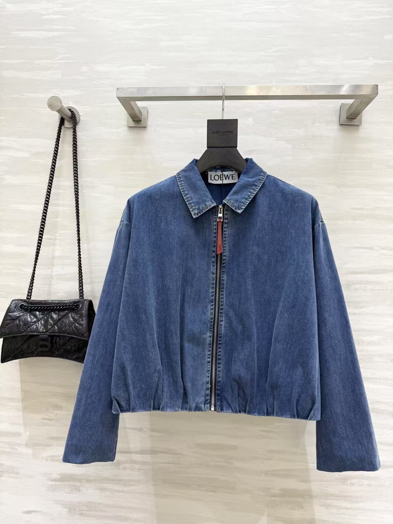 Neue kurze Jeansjacke