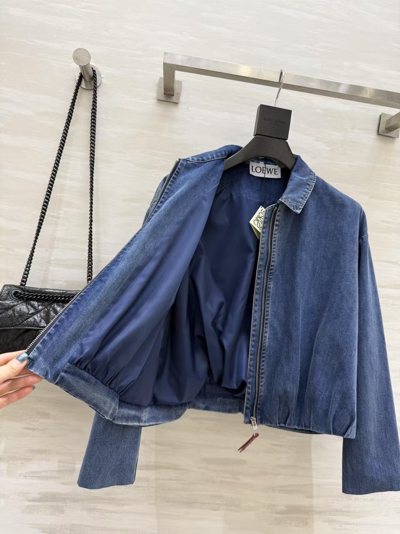 Neue kurze Jeansjacke