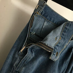 Pleated waist wide-leg jeans