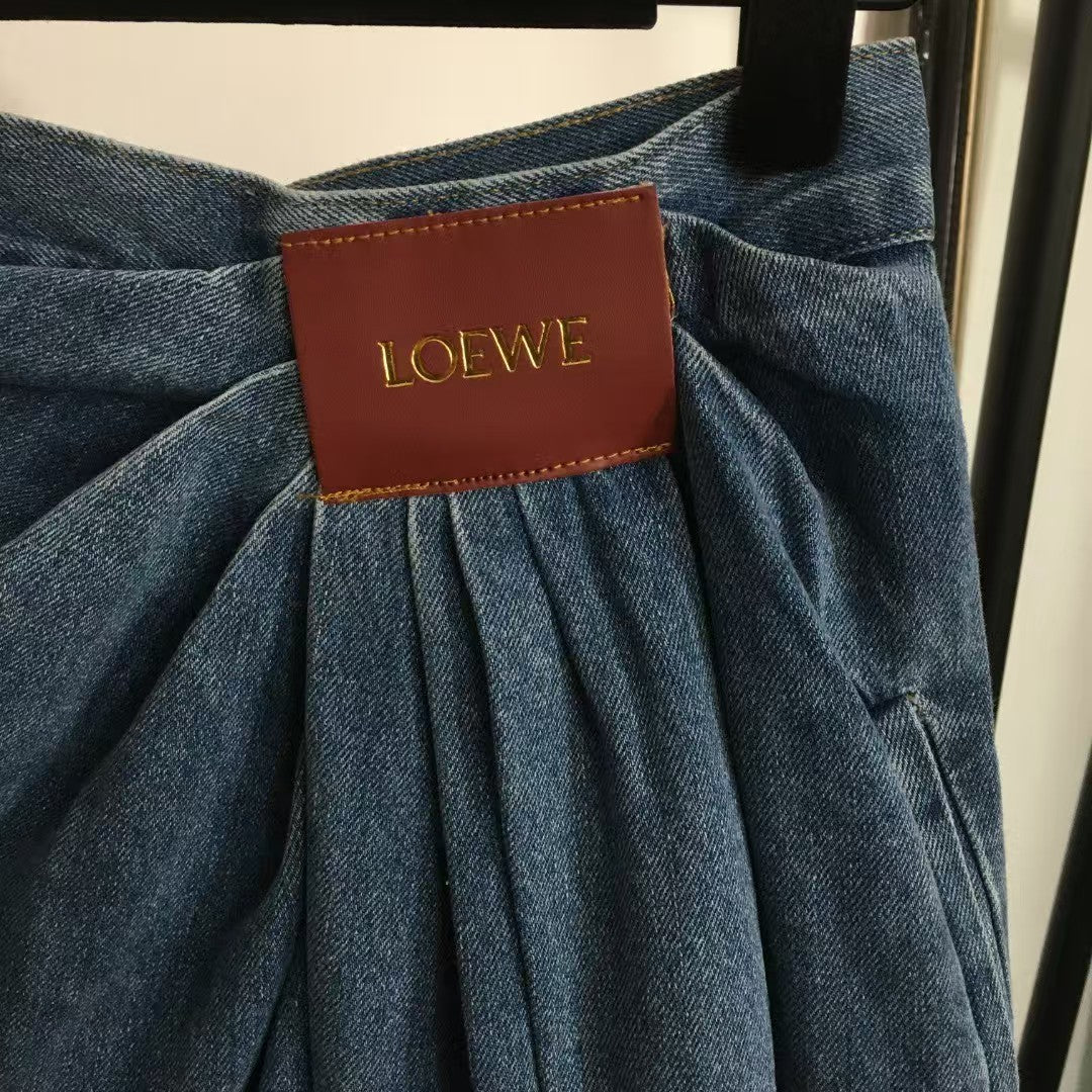 Weite Jeans mit Bundfalten