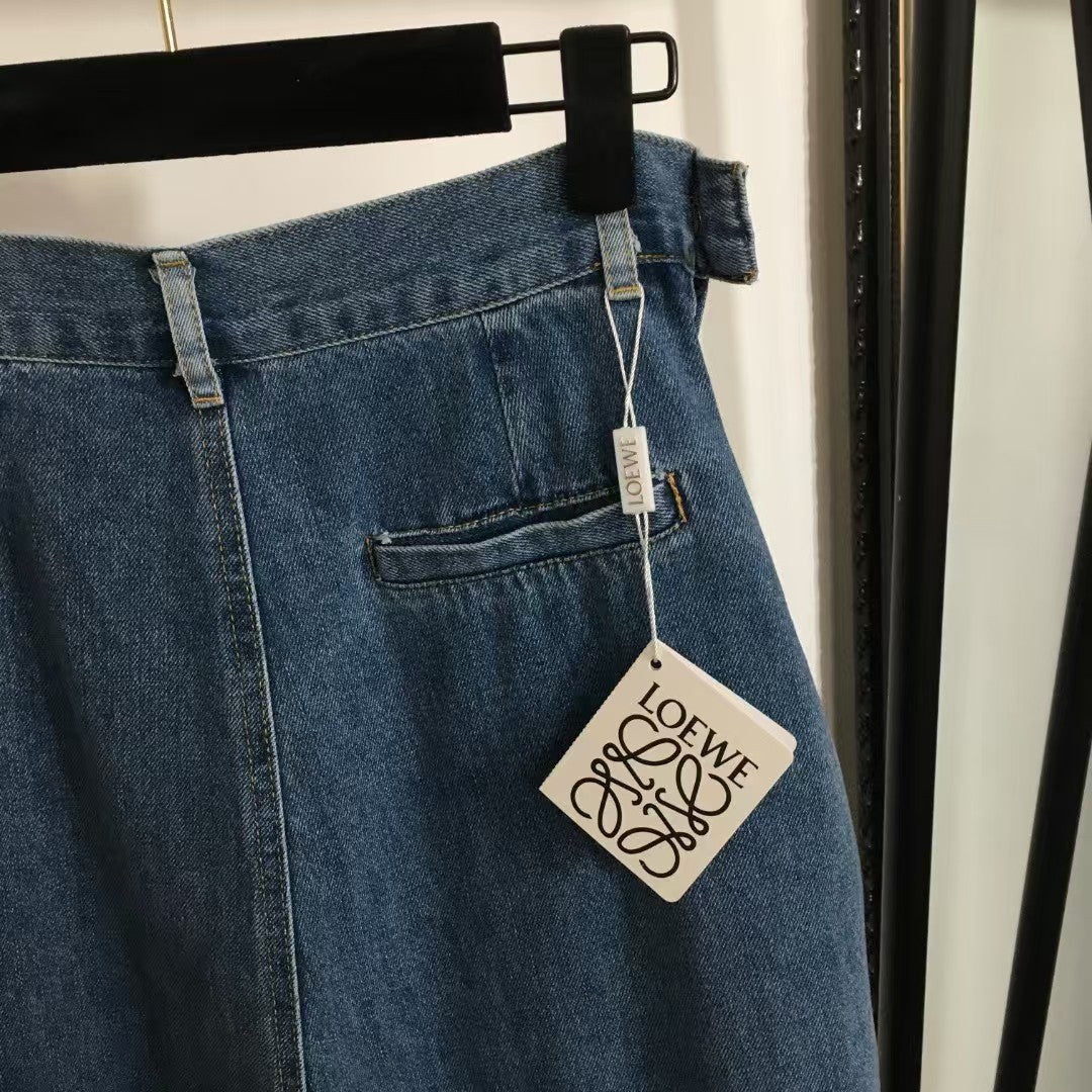 Weite Jeans mit Bundfalten